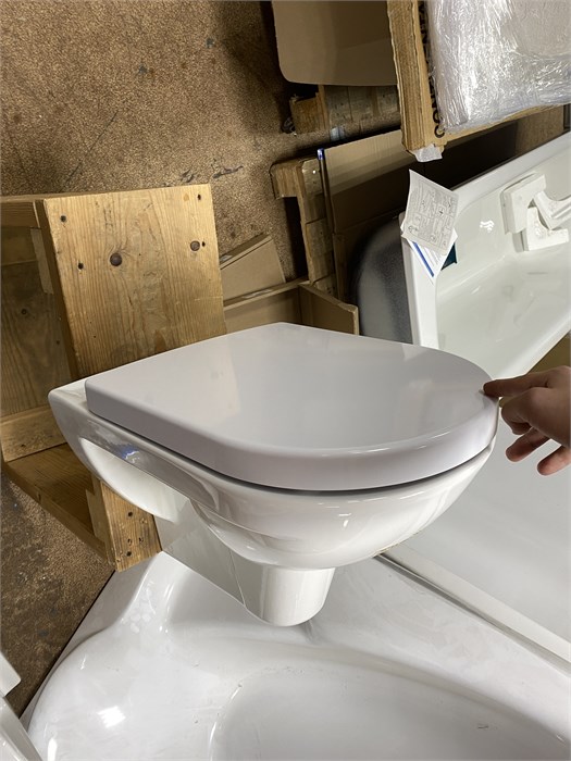 LAUFEN PRO Унитаз подвесной 8.2095.0.000.000.1 гор. вып. 56*36 (белый) + Berges 015103 GEO SO Сиденье 8.2095.0.000.000. - фото 57863