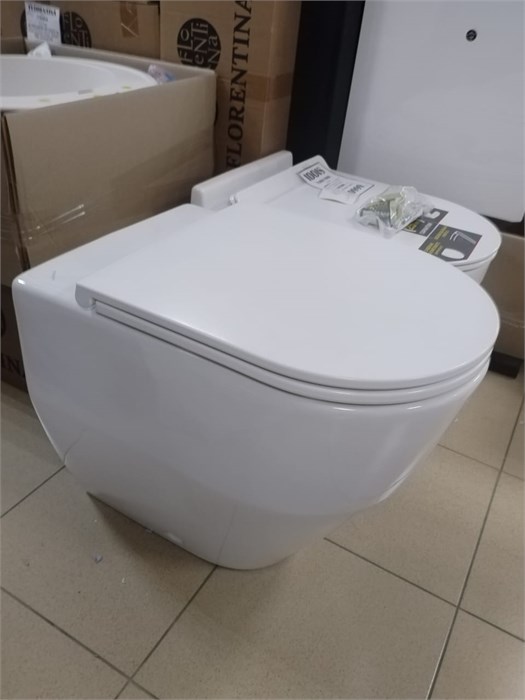 Laufen PRO 8.2295.2.000.000.1 унитаз PRO напольный приставной, Сиденье микролифт. Размер: 53х36х43 см.  Причина уценки: мини дефект литья (смотртие фото) 8.2295.2.000.000.1 - фото 58034