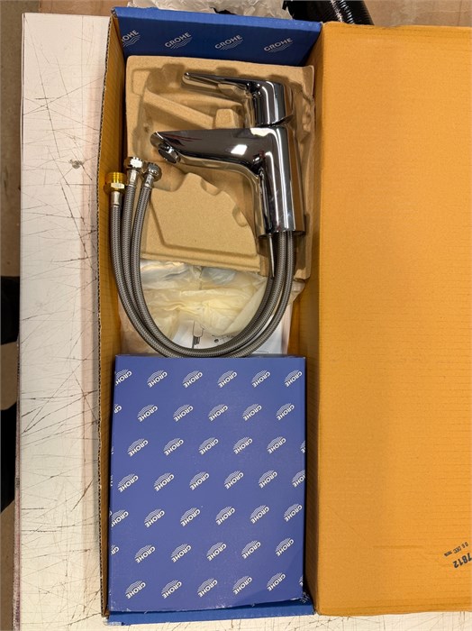 Grohe BauEdge 23757001 Смеситель для раковины с гиг.душем, хром 23757001