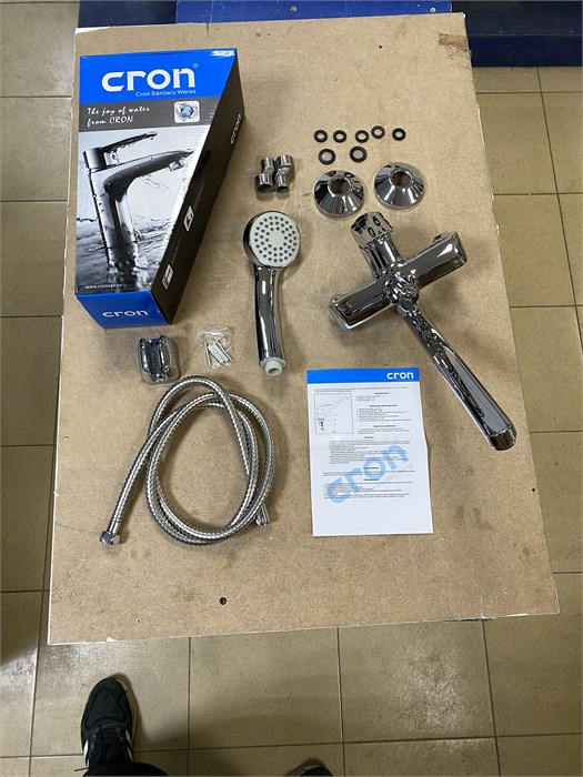 Cron CN22521 Смеситель для ванны с длинным изливом и переключателем в корпусе, хром CN22521