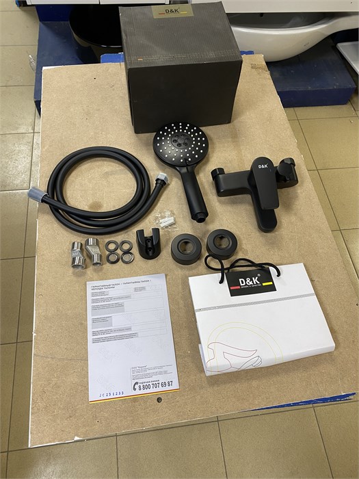 D&K Bayern.Furth DA1523205 Смеситель для ванны с душем, черный DA1523205