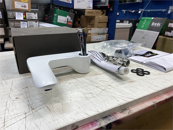 D&K Venice.Baciano DA1033256 Смеситель для ванны с душем , короткий излив белый-хром DA1033256