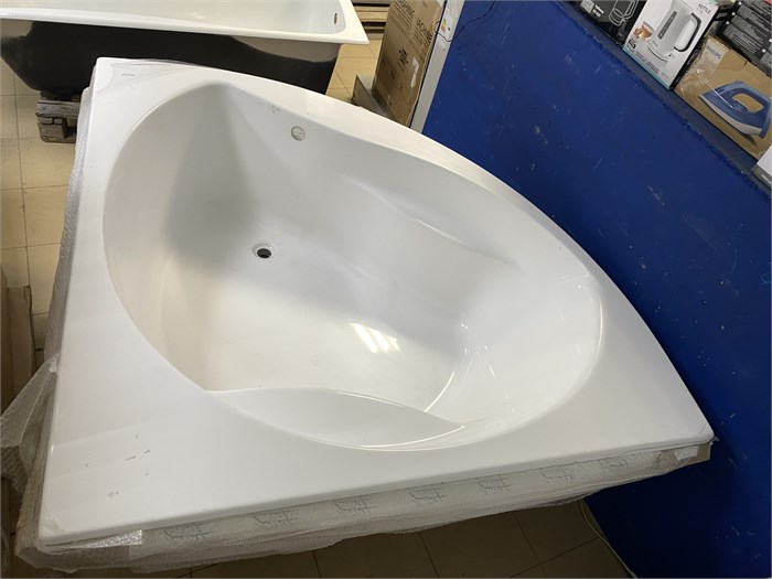 Jacob Delafon Presqu'ile E6045RU-00 Ванна акриловая 145х145 см E6045RU-00