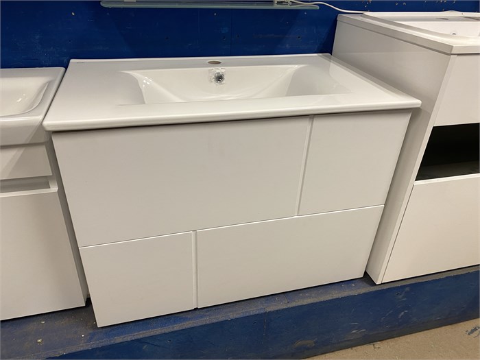 Roca Pilar A857669472 Тумба подвесная с раковиной 80 см, белая + IDDIS 0138000i28 Умывальник мебельный 80 см, 013 A857669472