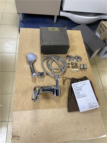 {{photo.Alt || photo.Description || 'Смеситель для ванны D&amp;K DA1033241 Venice.Baciano хром'}}