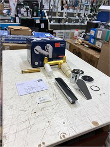 {{photo.Alt || photo.Description || 'Grohe BauEdge 2020  20474001 Смеситель для раковины, на 2 отверстия, настенный монтаж, хром'}}