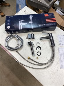 {{photo.Alt || photo.Description || 'Grohe Eurosmart 23124003 Смеситель для раковины с гиг. душем, хром'}}