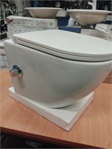 {{photo.Alt || photo.Description || 'BelBagno UNO BB3105CHR-BS/SC Унитаз подвесной с сиденьем и креплением с функцией биде и смесителем.'}}