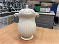Ваза с крышкой белый матовый Adriani e Rossi 14406